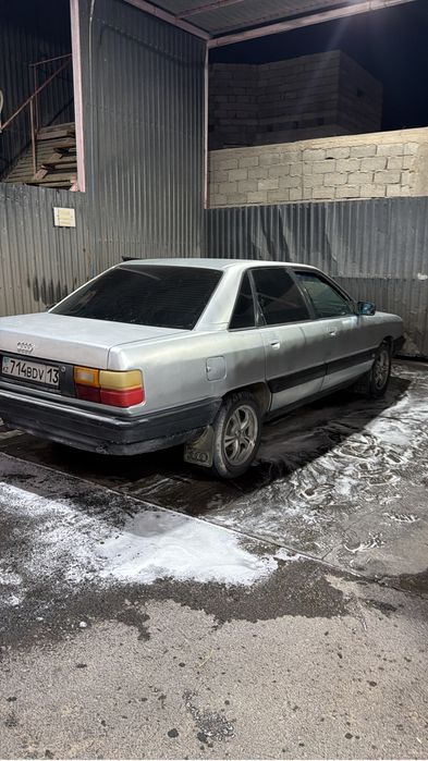 Ауди 100  1.8 срочно сатылады