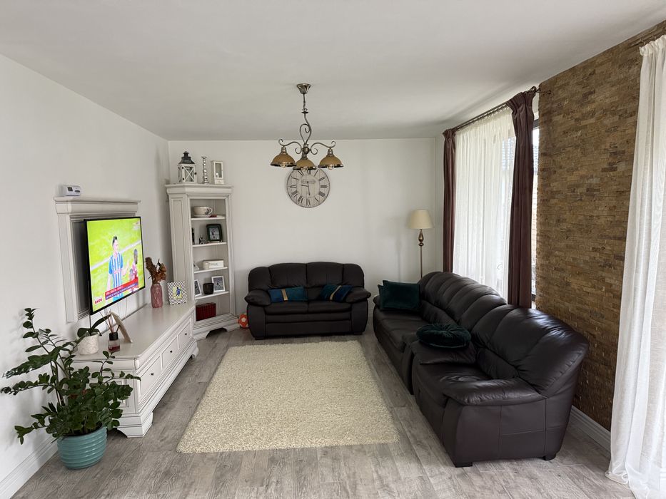 Casa spatioasa cu gradina si anexa situata intr-o zona linistita