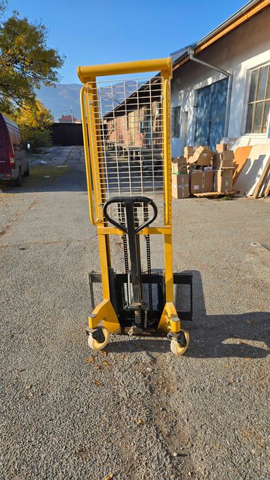 Ръчен стакер с регулиране на вилици - 1.2 тона