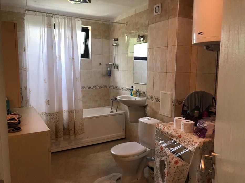 Дава се под наем Четиристаен апартамент в Варна, м-т Траката - 170 кв.м за 800 € - Снимка #10