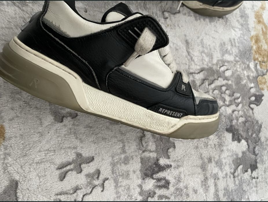 Adidasi REPREZENT  îi vand urget usor negociabil
