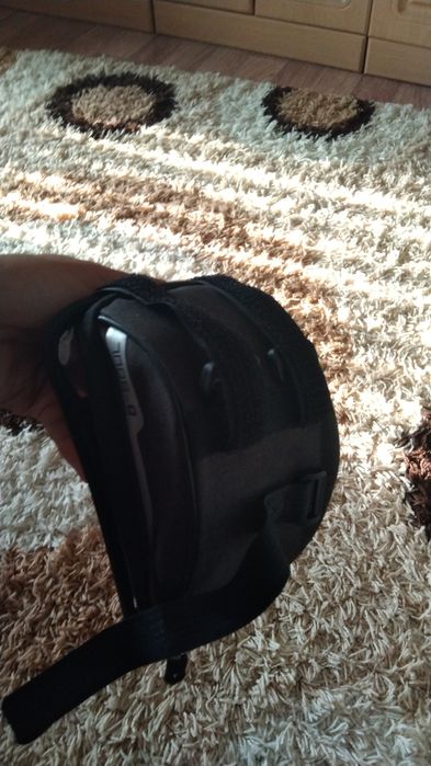 Держатель телефона с карманом на основе липучек