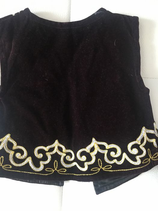 Жилет-камзол на девочку