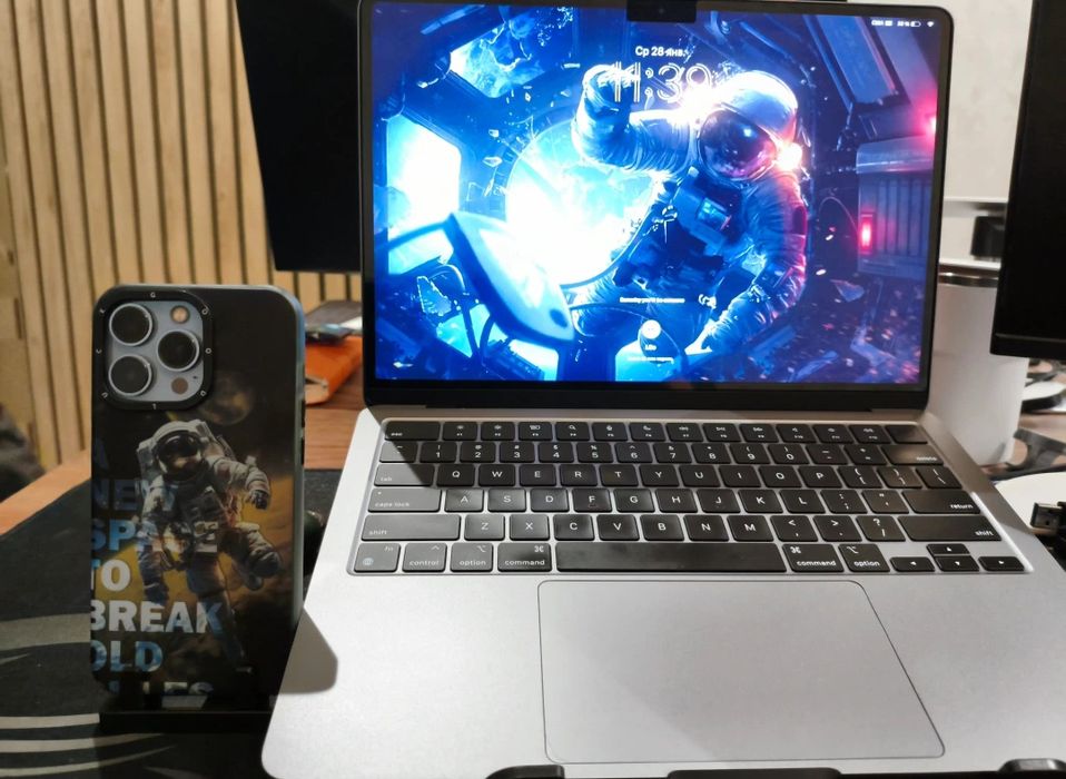 Notbuk va telefon uchin tutqich