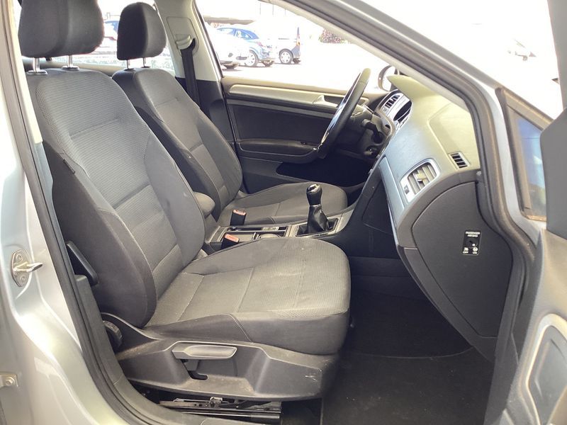 Volkswagen Golf VII 1.6 TDI Advance BlueMotion Tech 2014
