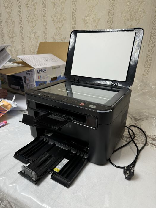 Принтер триводном SAMSUNG