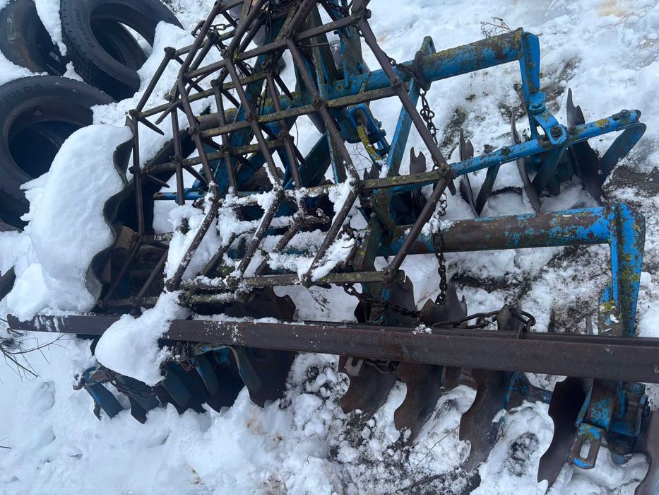 Vând tractor plug disc