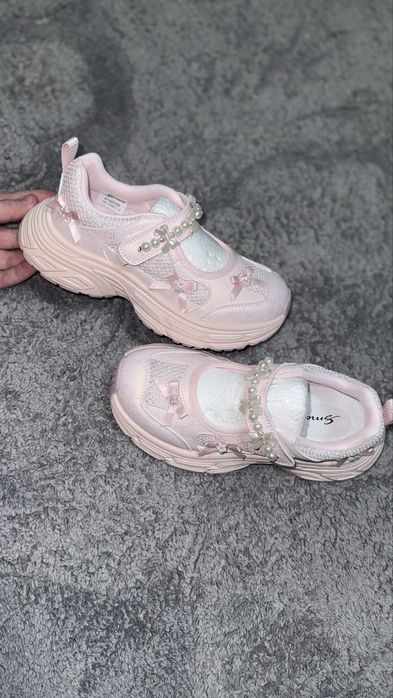 Кроссовки для девочек