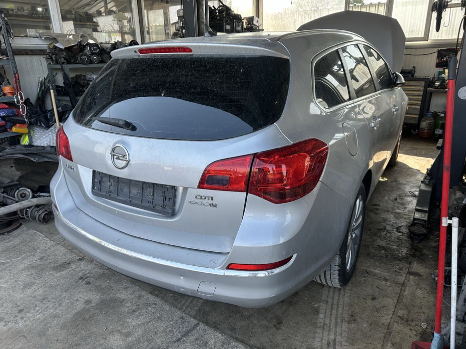 Стоп/Стопове за Опел Астра J комби!!!