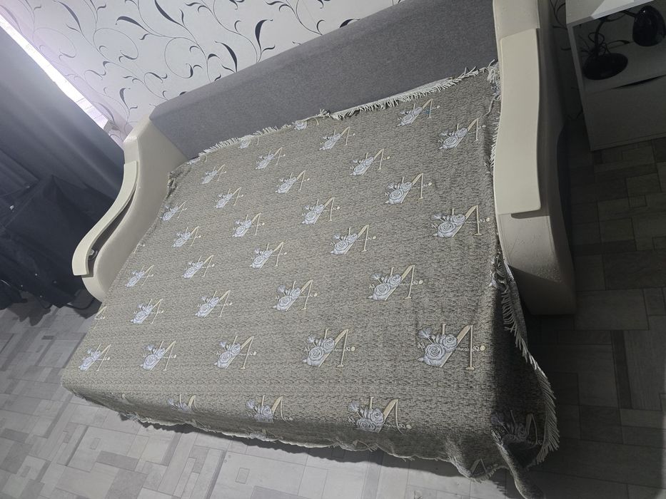 Продам диван,не дорого