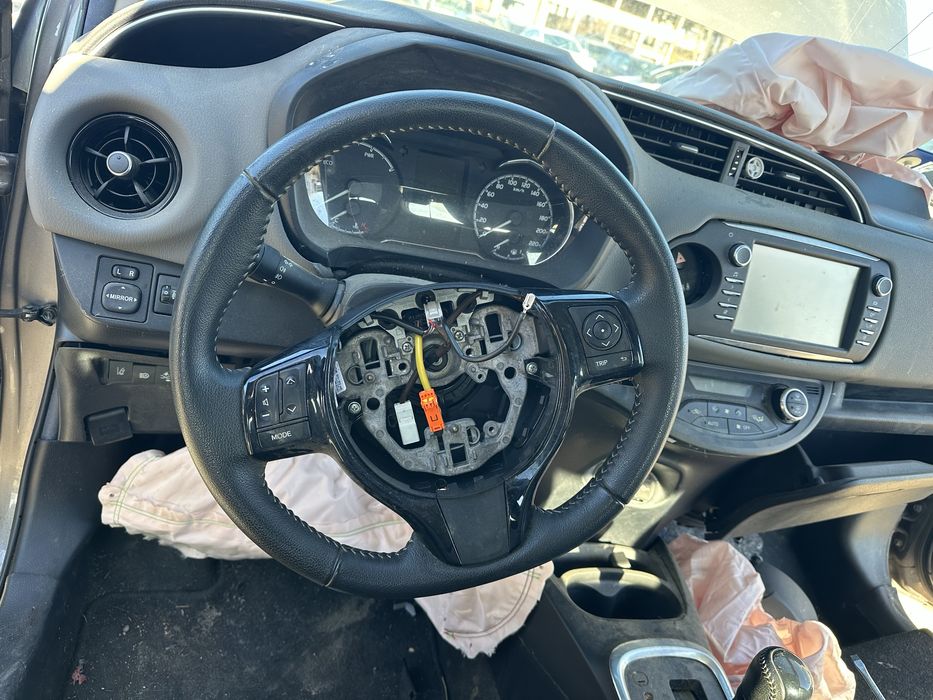 Волан Toyota Yaris 3 Hybrid / Тойота Ярис 3 Хибрид