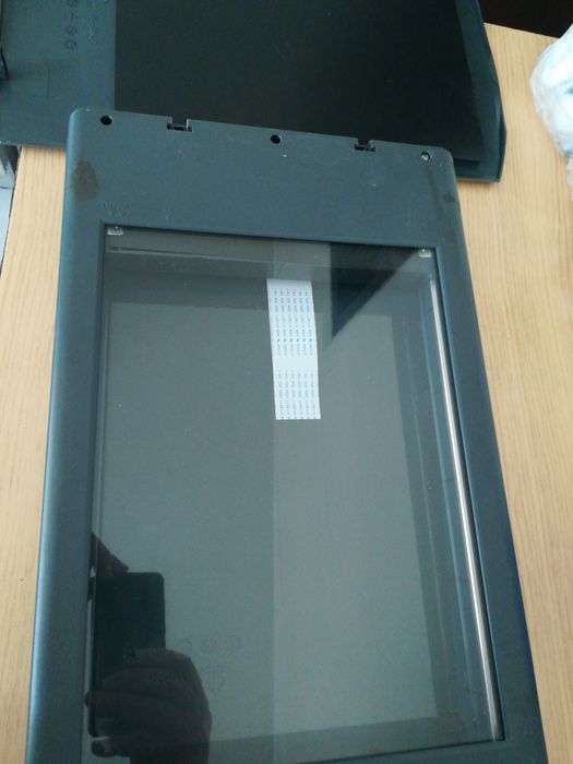 Продавам скенер Umax Astra 4700