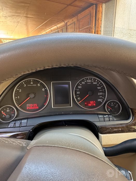 Audi A4 2008yil km Holati alo kraskasi ishi krilo 98.500 halol yurgani