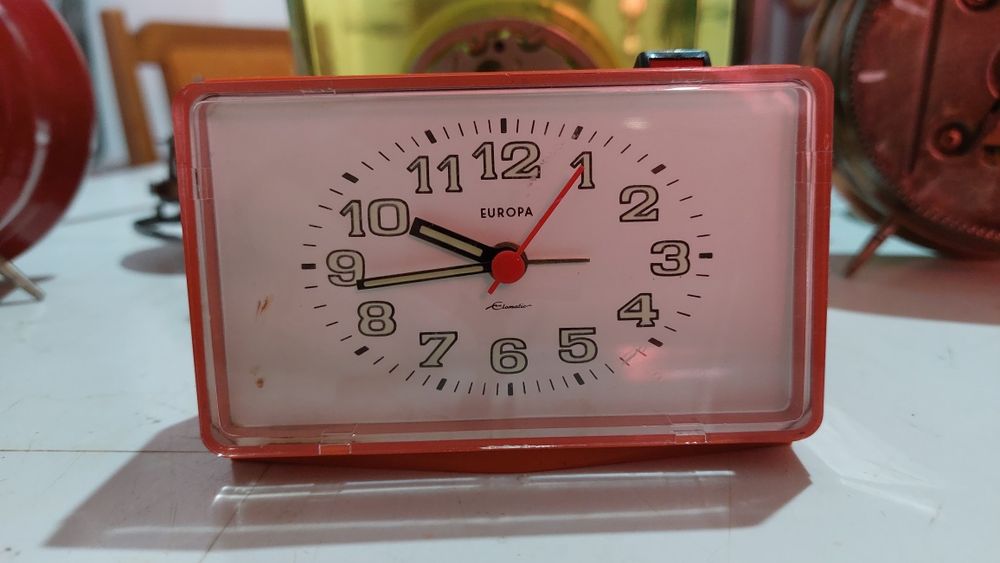 Ceas de masă electronic Europa Cromatic