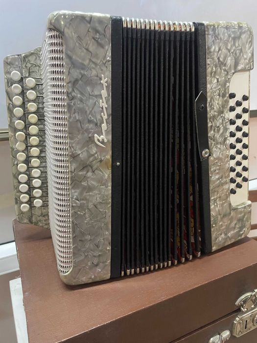 Продам Гармонь «Восток»