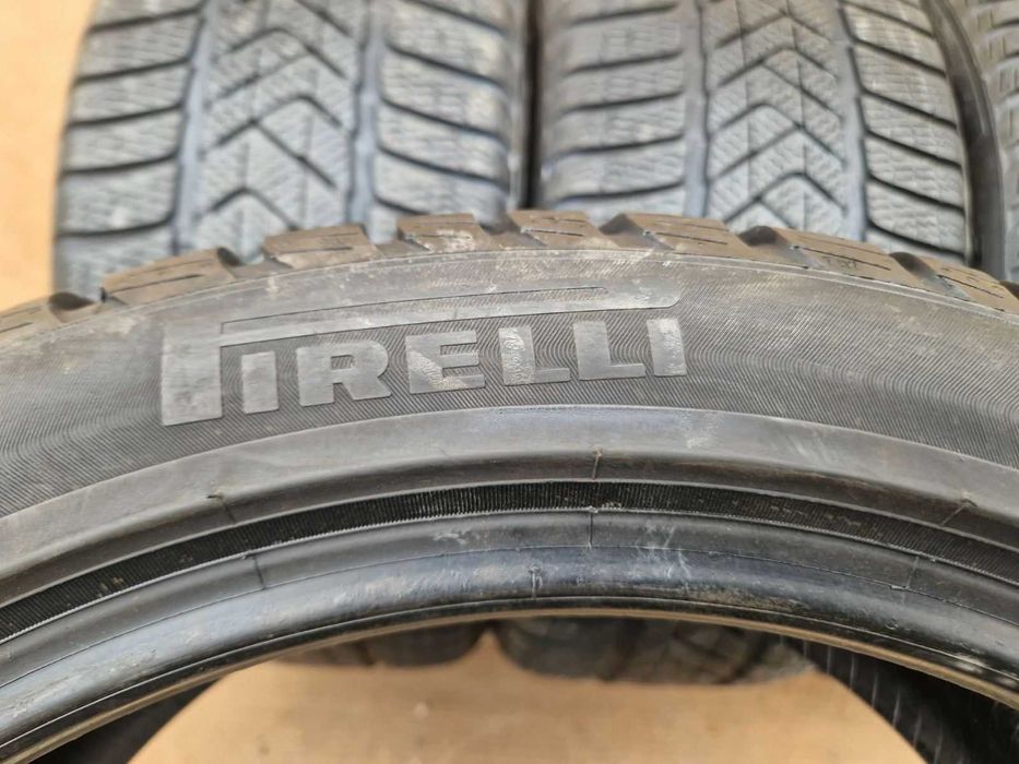 4 броя Pirelli R18 245/40
Зимни гуми 
DOT2922