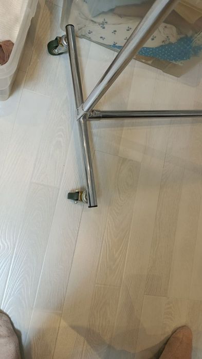 Гардеробная вешалка для одежды