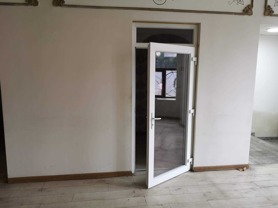 Inchiriez spatiu comercial 300 mp untracentral Aiud