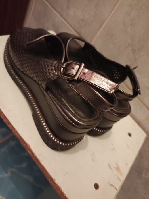 Продам лёгкие басоножки.