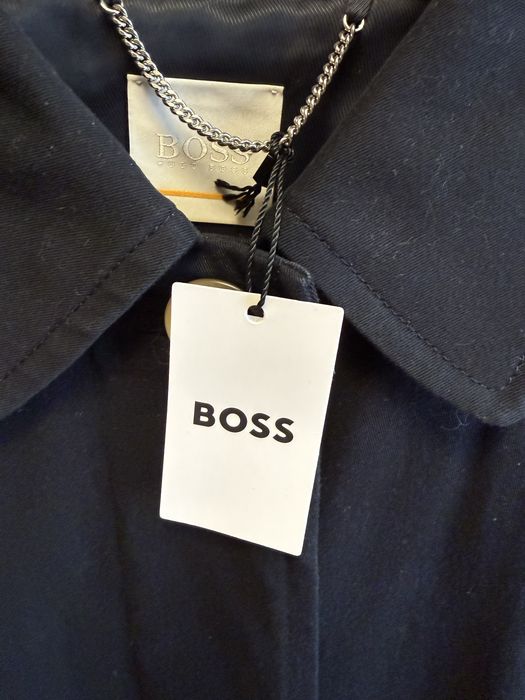 Чисто нов, оригинален шлифер Hugo Boss