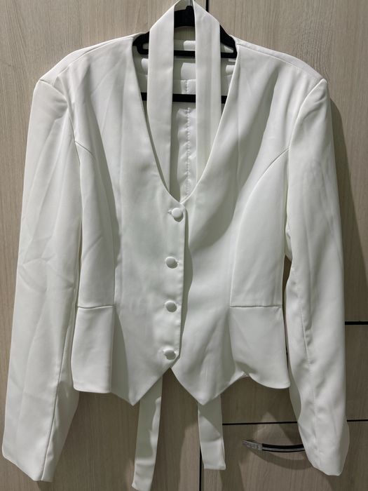 Пиджак картокий белый