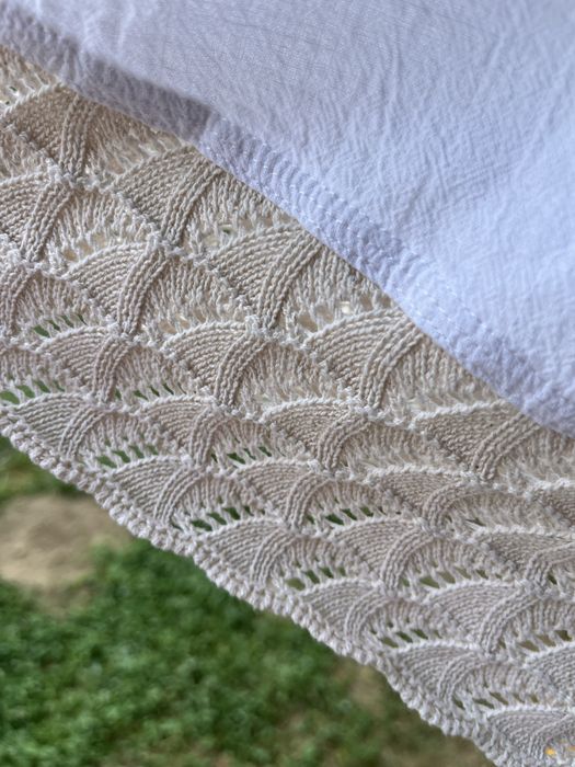 Vând rochie deosebită cu motive tradiționale