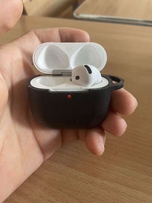 Airpods 4 ANC Правое ухо и Кейс