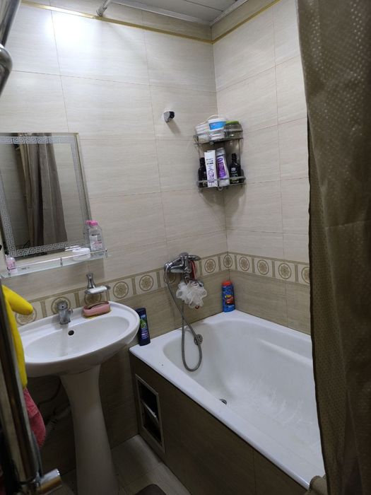 Чиланзар-9. 4/1/4. 2х6 балкон, 77 серия Кирпичный срочно