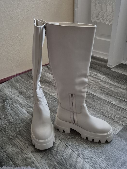 Vand cizme noi lungi