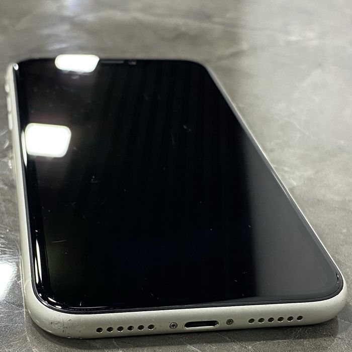 iPhone 11 128GB White Face ID 75%