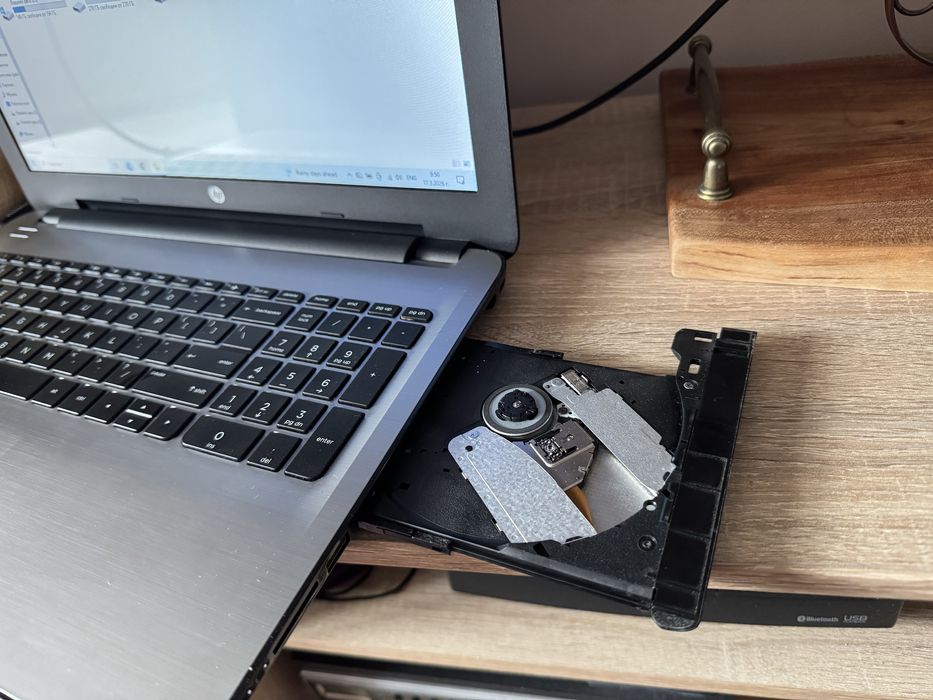 HP Notebook 15z-ba000