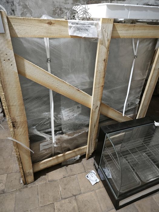 Холодильная витрина Carboma