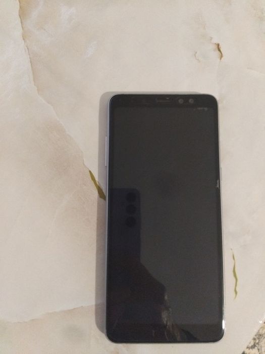 Смартфон Самсунг А8+