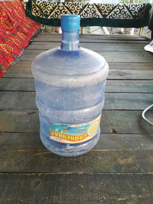 Бутыль пластиковый 19л