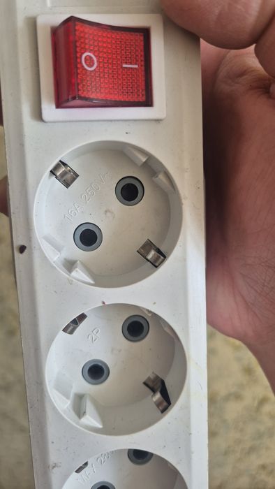 Сетевой фильтр удлинитель на 5 метров.