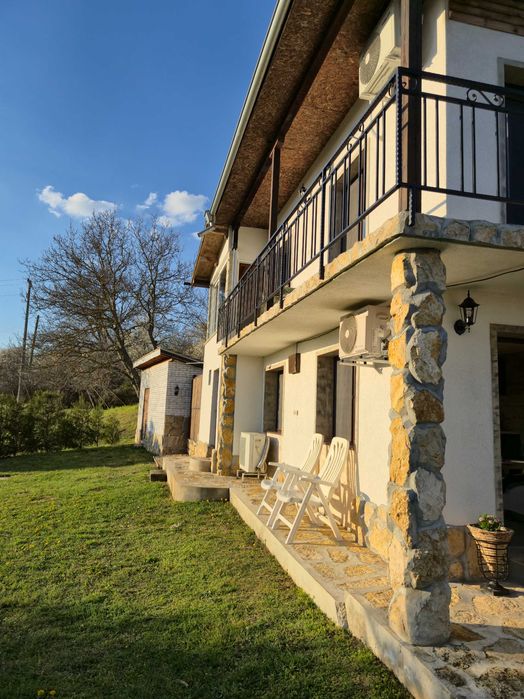 Вила Green Living - „Зеленият хълм“– Уют, панорамна гледка и релакс в с. Беджене