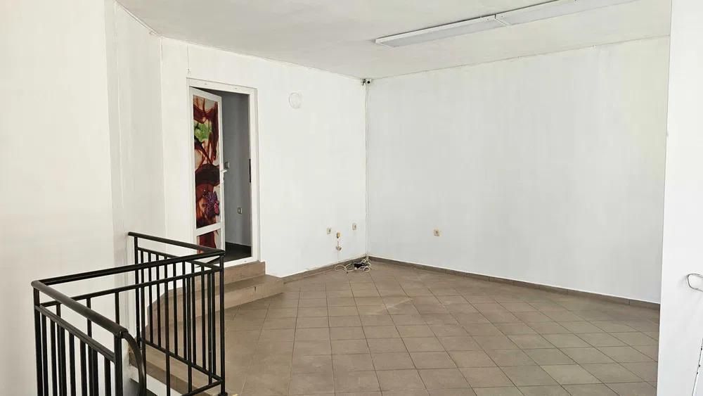 Офис, под наем, Зимно кино Тракия