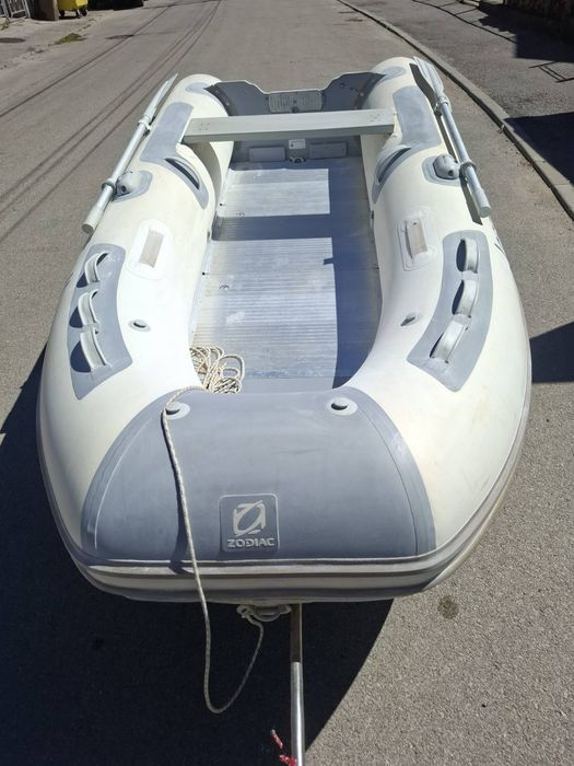 Лодка Zodiac 310