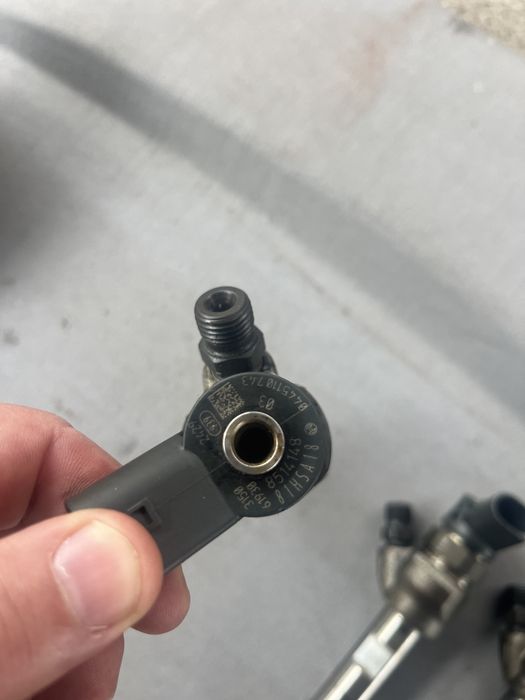 ГНП и дюзи за БМВ 2.0дизел 2016г