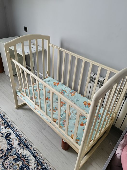 Продам манеж с матрасом