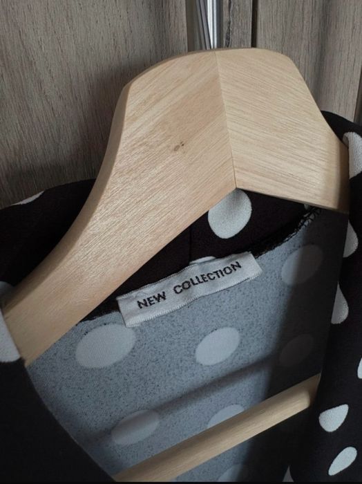 Vând rochie cu buline