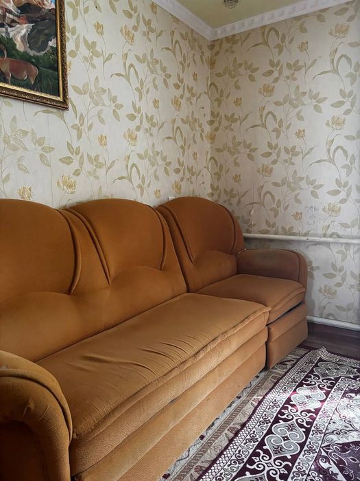 Диван сатылады срочно