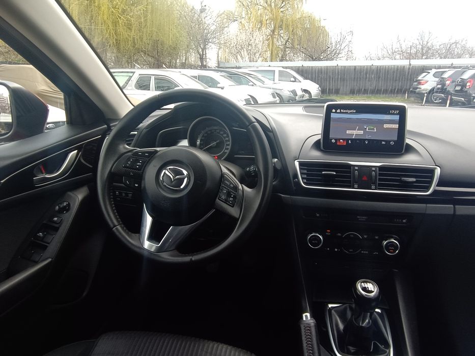 Mazda 3 1.5 benzina 101 cp model 2015