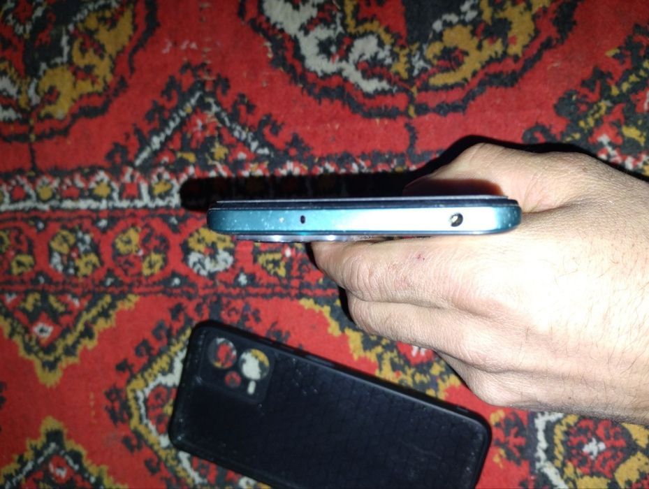 Poco x5 5g qirchilgan joyi yoq