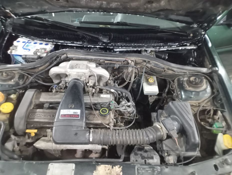 Продам машину форд