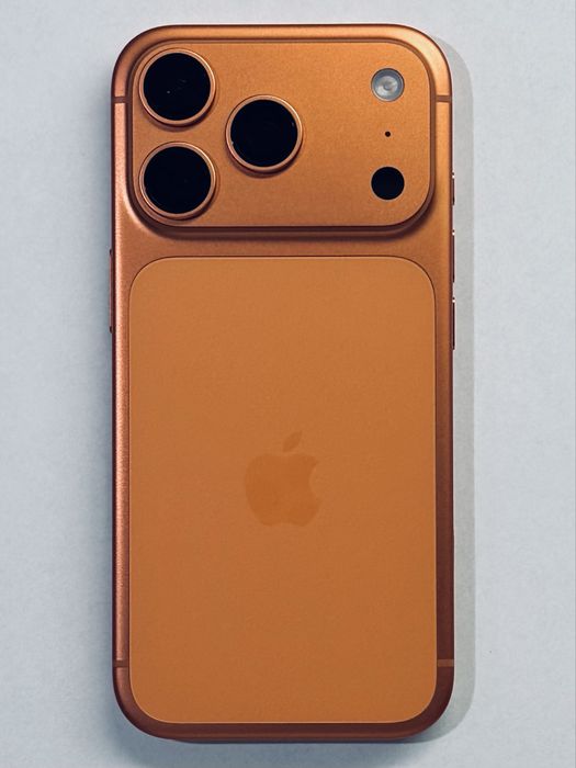 iPhone 17 Pro CosmicOrange 100% battery