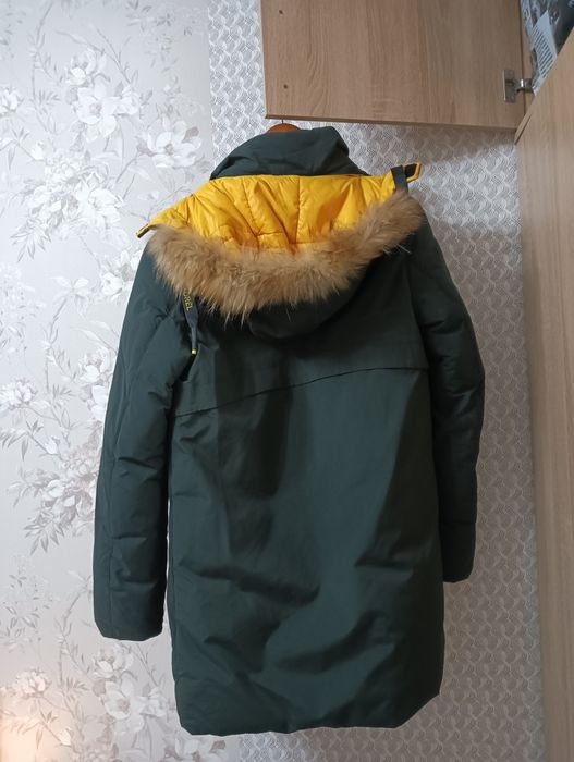 Зимняя теплая куртка