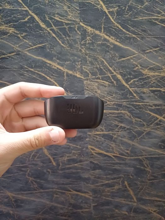 vand casti jbl wave buds
