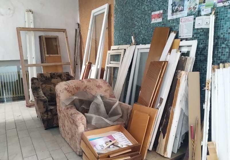 Debarasări • Mutări • Transport Mobilă • Golire Apartamente