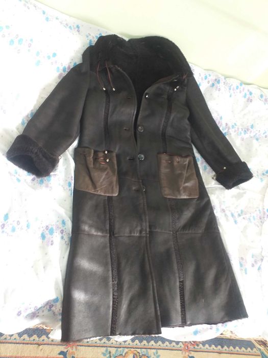 Продается натуральная женская  дубленка пальто плащ